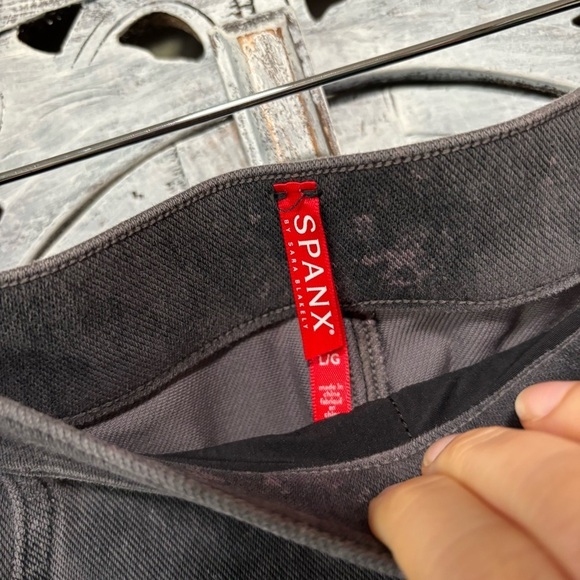 SPANX Jean-ish Ankle Legging Dark Gray Acid Wash Flattering Jegging - Picture 5 of 8